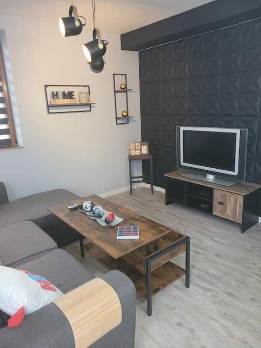 Petite Maison Cosy En Duplex Eguelshardt Exterior photo